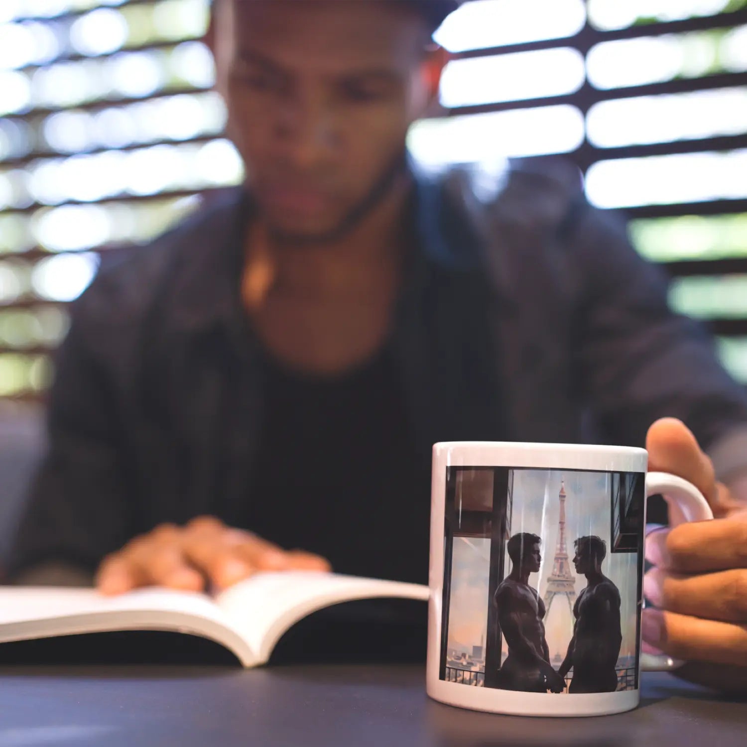 Verliebt in Paris - Gay Love Kunst-Tasse | Kunstwerk Bilder KUNSTWERK BILDER
