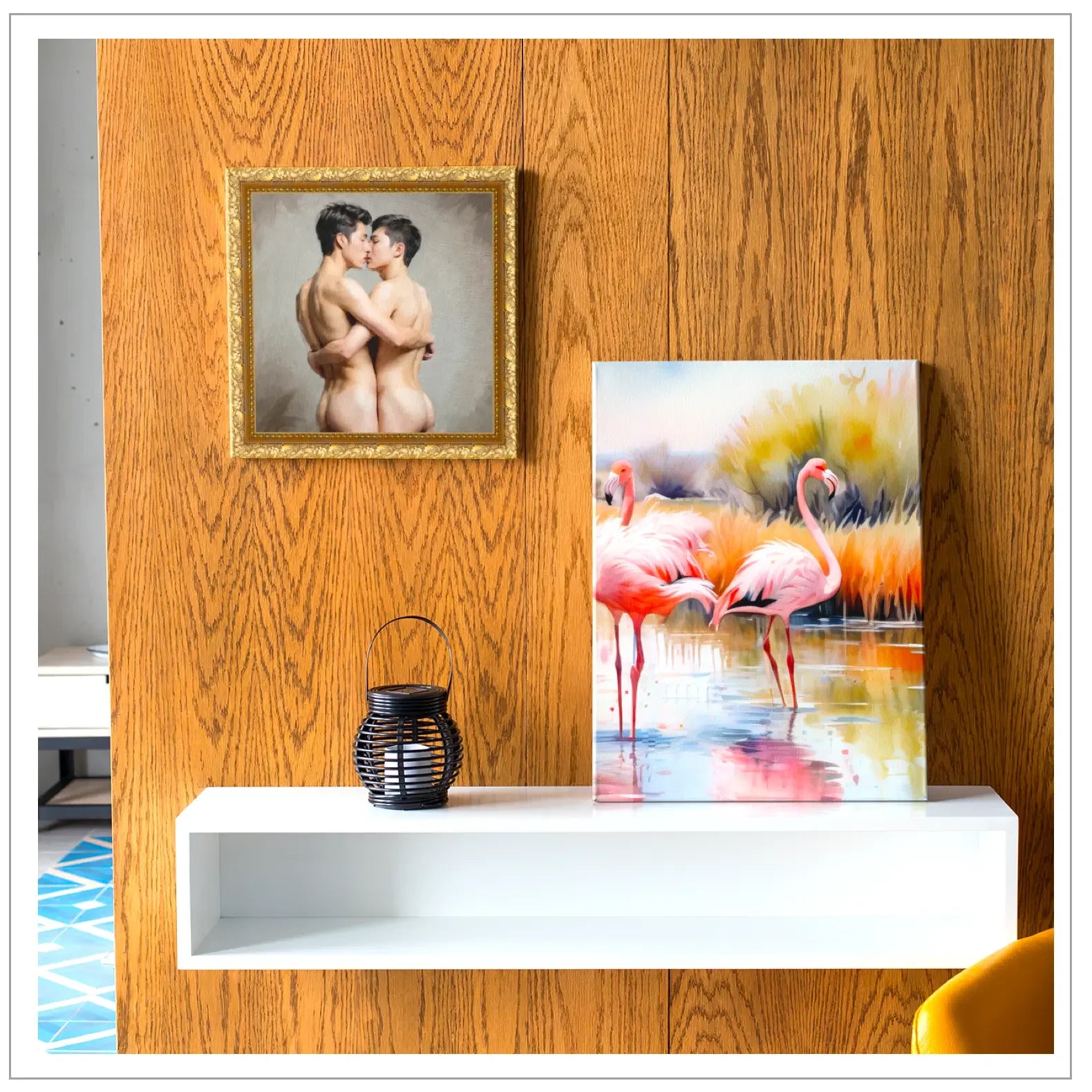 Goldgerahmtes Porträt zweier nackter Männer beim Küssen