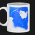 Zwei Männer im Kuss - Grafische Profilansicht in Blau und Weiß - Blue Boys Premium Tasse - Gay Fine Art
